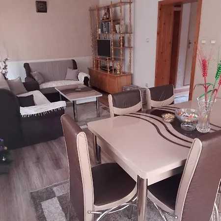 Appartement Dunja 2 *