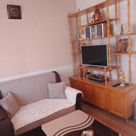 Dunja 2 Apartment *